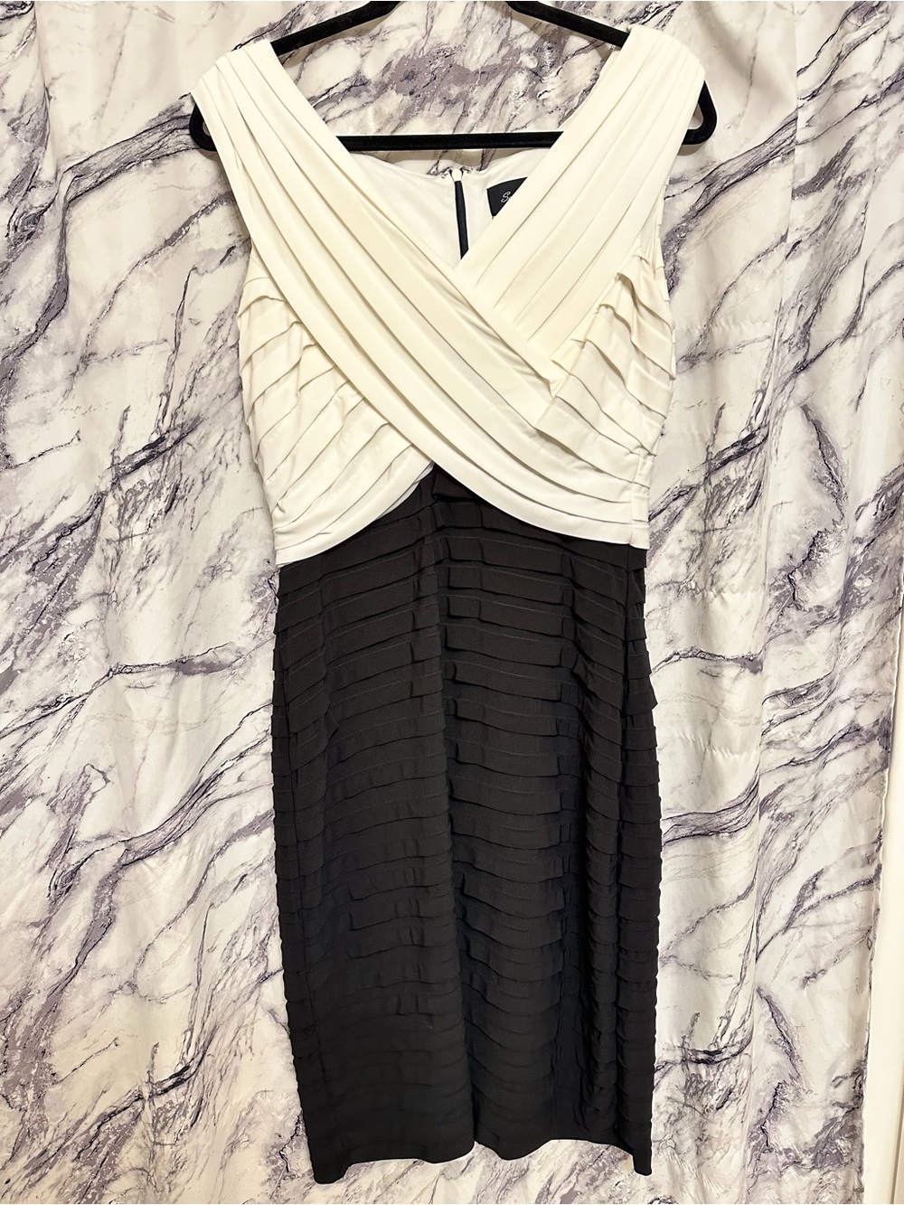 Scarlett Nite Two-Tone Pleated V-Neck Midi Dress — White and Black